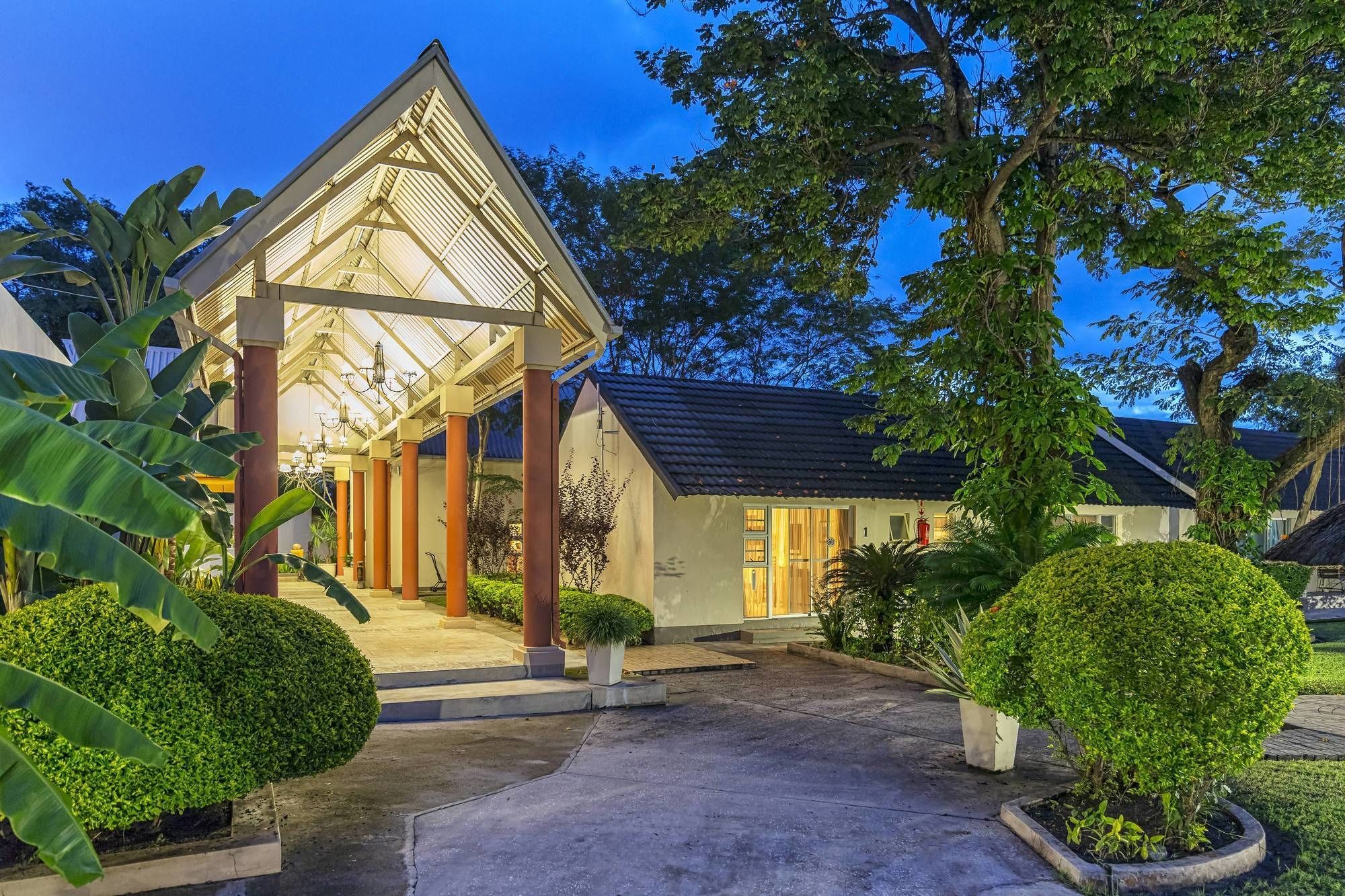 Protea Hotel By Marriott Zambezi River Lodge Katima Mulilo Dış mekan fotoğraf